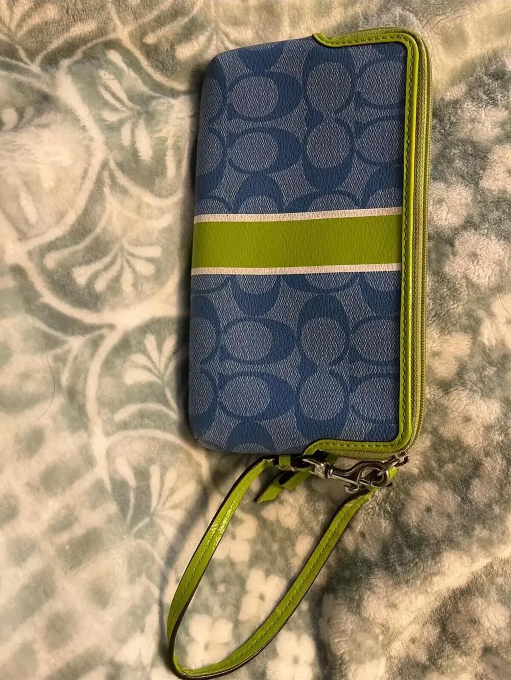 Coach Blue Signature Zip Around Wristlet Wallet Lime Green